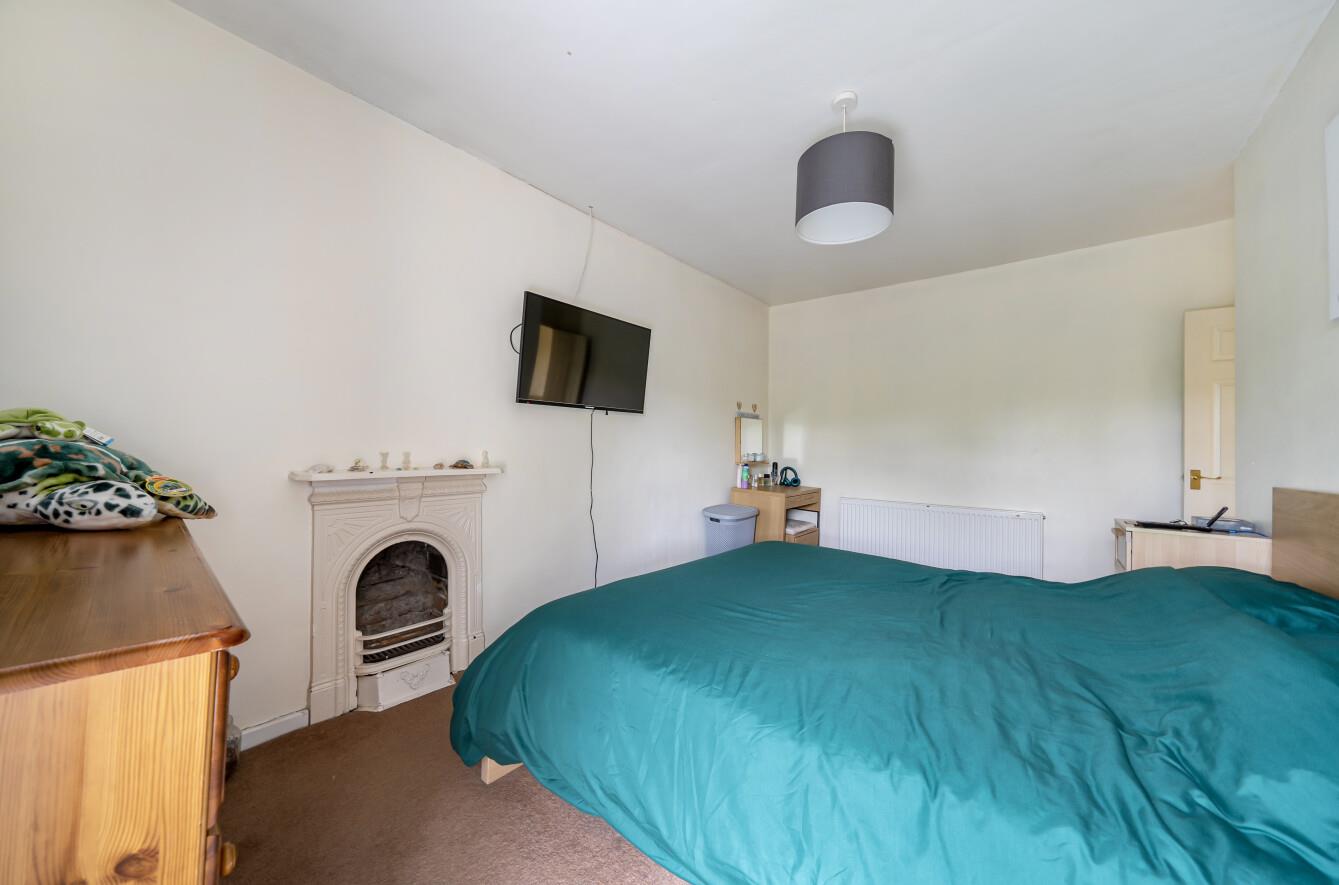 Neath Road, Ystradgynlais, Swansea, SA9 1PR